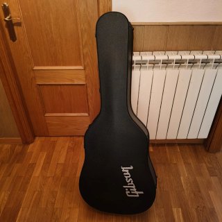 Gibson J-45 Studio Walnut