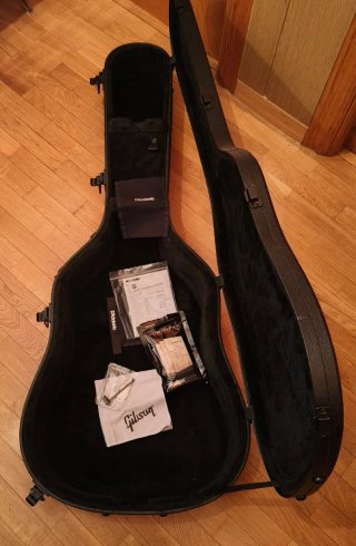 Gibson J-45 Studio Walnut