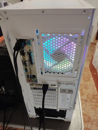 PC Gaming PCVIP Blanco con ARGB