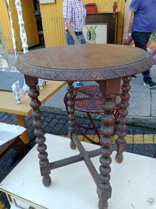 Mesa auxiliar redonda antigua madera estilo renaci