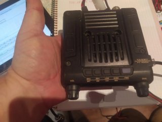 Emisora Yaesu FT-1500 VHF