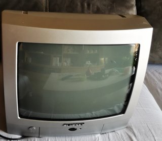 Vendo TV CRT Bluesky BS3705TX 14" Nueva / SCART