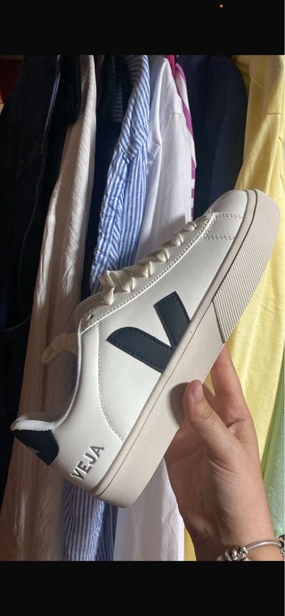 Zapatillas Veja Blancas y Azules