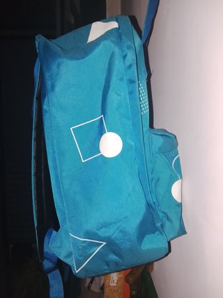 Mochila escolar + Estuche + Calculadora + Regalo