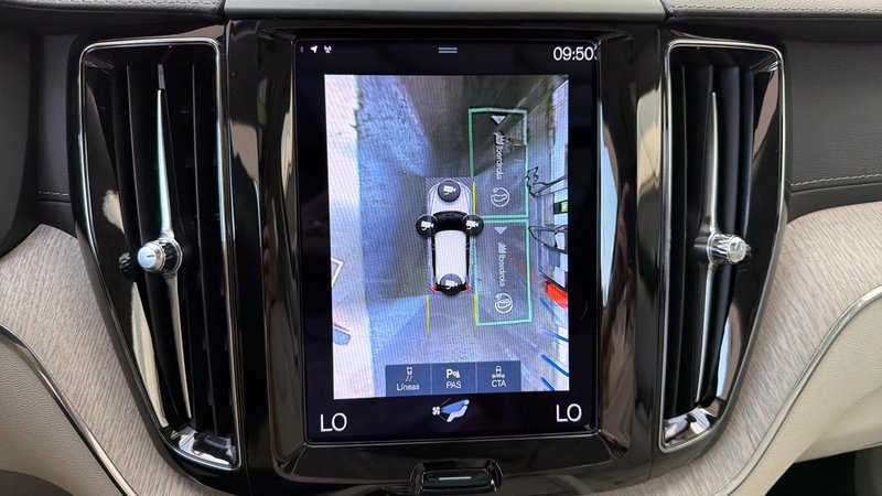 Volvo XC60 2021, foto 16