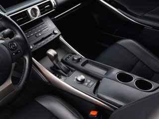 Lexus IS IS 300h Executive (EURO 6)