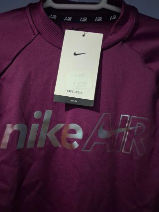 Camiseta Nike Air Mujer Morada SIN ESTRENAR