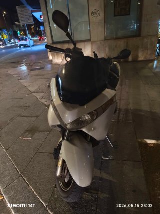 Suzuki Burgman UH125G Maxi Scooter