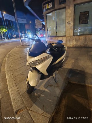 Suzuki Burgman UH125G Maxi Scooter