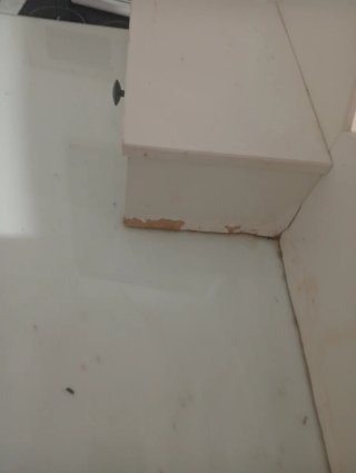 Tocador blanco con espejo ovalado