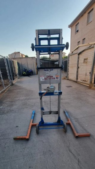 Apilador Genie Lift 160-225kg