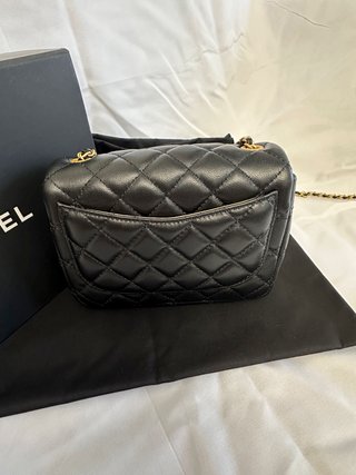 Chanel Negro Dorado