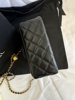 Chanel Negro Dorado