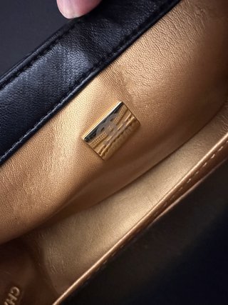 Chanel Negro Dorado