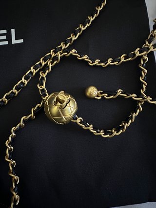 Chanel Negro Dorado