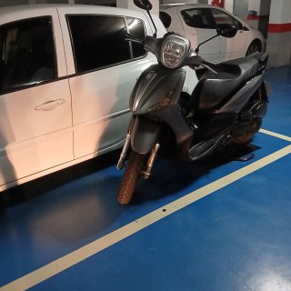 Piaggio Beverly 300ie Maxi Scooter
