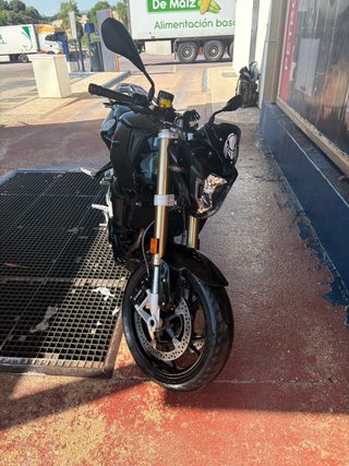 BMW F800R Negra