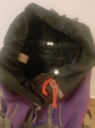 OPORTUNIDAD!! Mochila de montaña 50L
