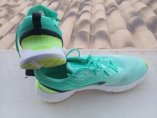 Zapatillas deportivas teal y amarillo