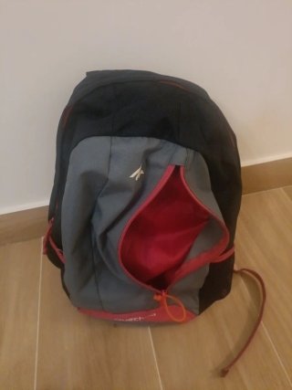 -15%!!Mochila Quechua 20L azul bordes rosas