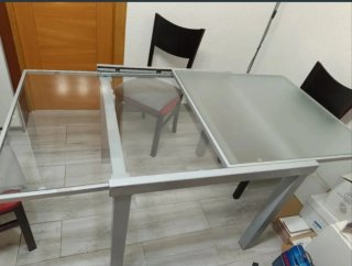 Mesa de comedor cristal y 4 sillas