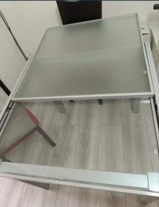 Mesa de comedor cristal y 4 sillas