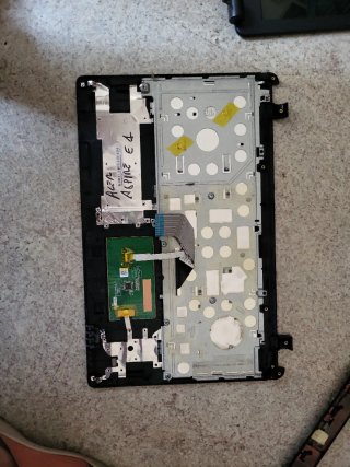 Tastiera e scocca Acer Aspire E 1