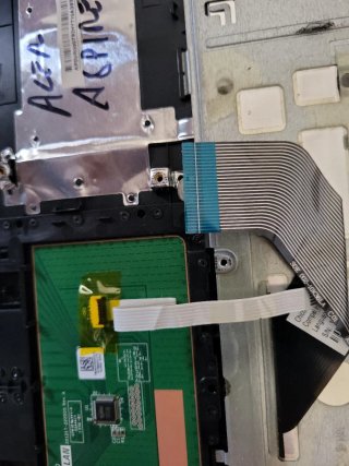 Tastiera e scocca Acer Aspire E 1
