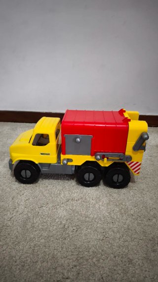 Camião de Brinquedo Amarelo e Vermelho