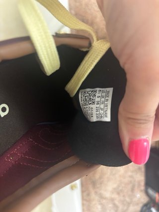 Deportivas Marrones y Amarillas