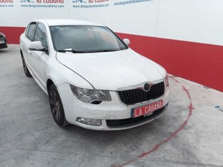 Faro antiniebla delantero skoda superb ii 21002434