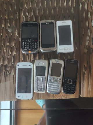 Lote de 7 móviles BlackBerry, LG, Nokia, Samsung