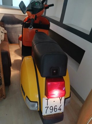 Vespa TX 200 Naranja y Amarilla