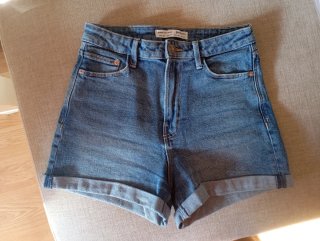 Vaqueros cortos Stradivarius Talla 38