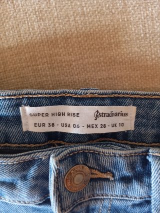 Vaqueros cortos Stradivarius Talla 38