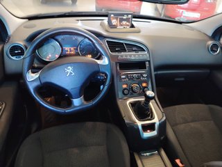 Peugeot 5008 2015
