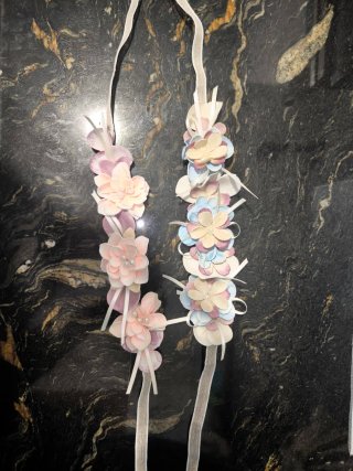 Cinturón y diademas de flores