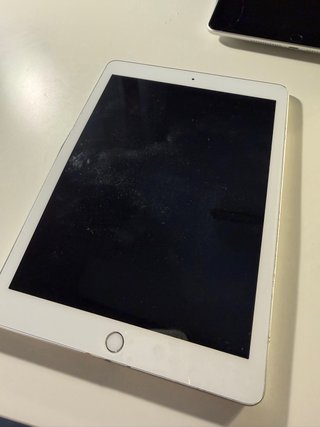 4 iPad Apple per ricambi