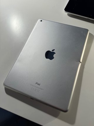 4 iPad Apple per ricambi