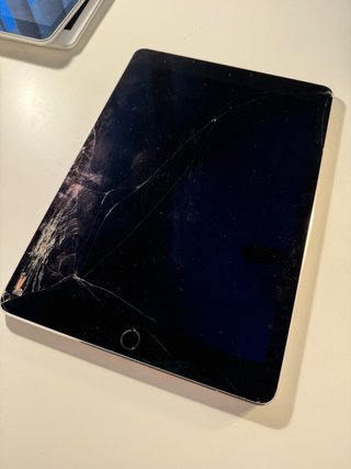 4 iPad Apple per ricambi