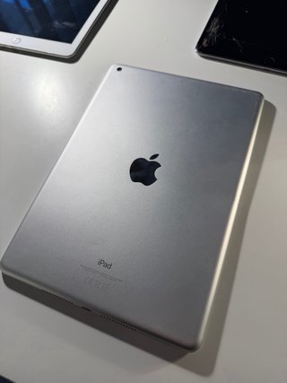 4 iPad Apple per ricambi