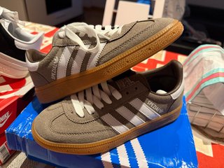 Adidas Spezial Marrones Beige