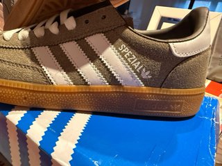 Adidas Spezial Marrones Beige