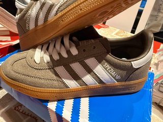 Adidas Spezial Marrones Beige