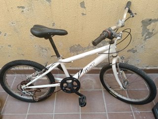 Bicicleta infantil GHT blanca