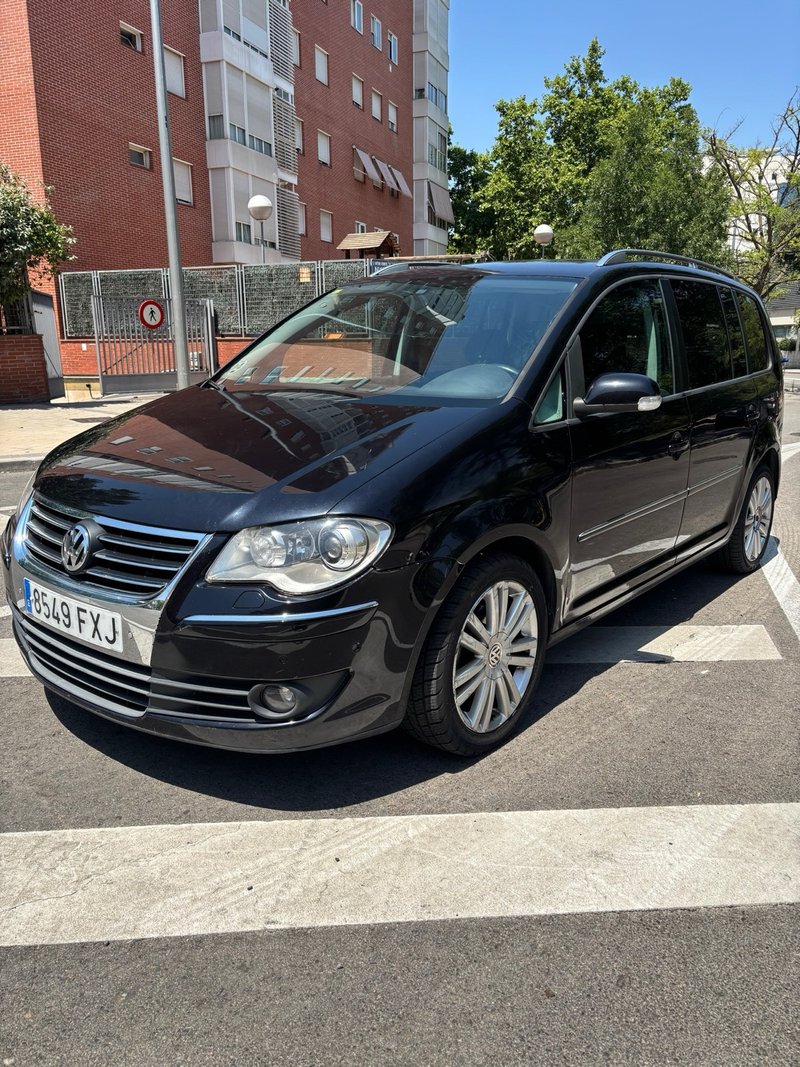 Volkswagen Touran Highline Restyling ‼️7 PLAZAS‼️ - foto 1