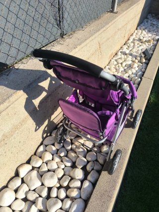 Carrito de juguete morado