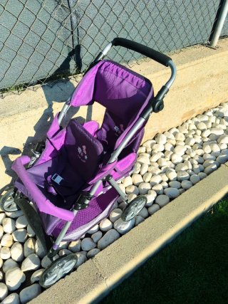 Carrito de juguete morado