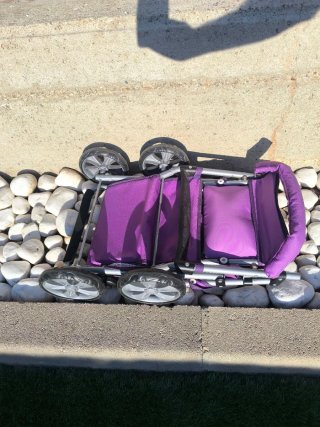 Carrito de juguete morado