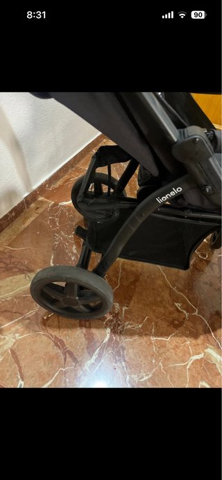 Silla de paseo Lionelo negra con estampado